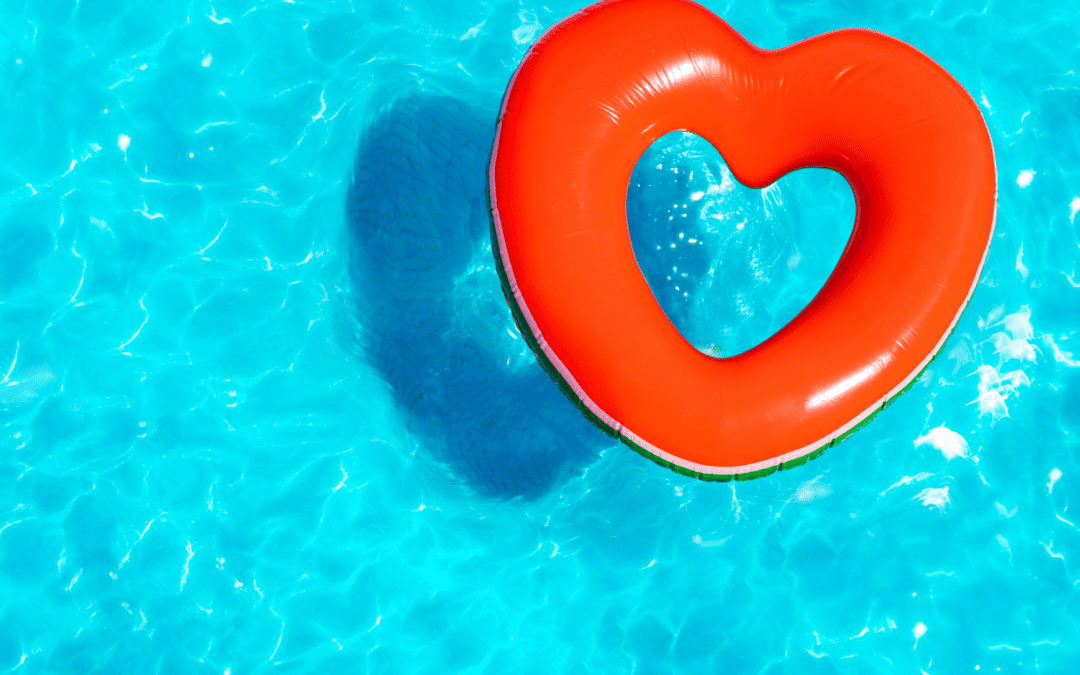 Pourquoi installer une piscine dans son jardin rend heureux ?